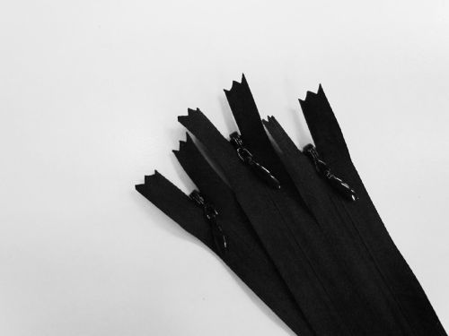 18cm Heavy Duty Invisible Zip 3 Pack- Black- ZP12