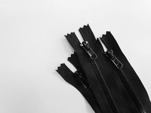 30cm Chunky Zip 3 Pack- Black- ZP37