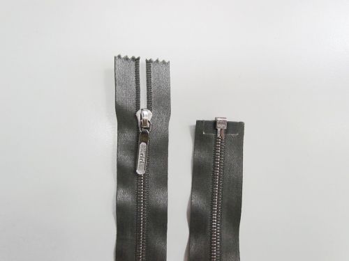 38cm Riri Satin Metal Open End Zip- Grey #TRW291