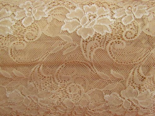 16cm Chai Bouquet Stretch Lace Trim #T1472