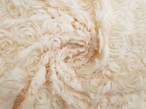 Ring Of Roses Rosettes On Net- Cream #15842