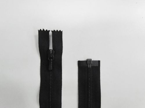 34cm Riri Metal Open End Zip- Black- TRW357