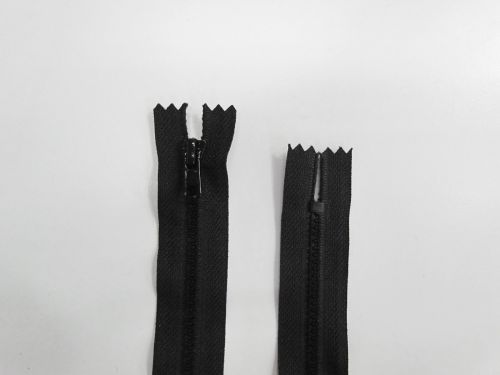 15cm JET Closed End Zip- Black- TRW362