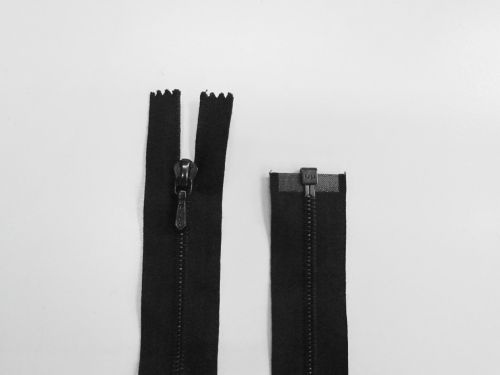 48cm Riri Metal Open End Zip- Black- TRW364