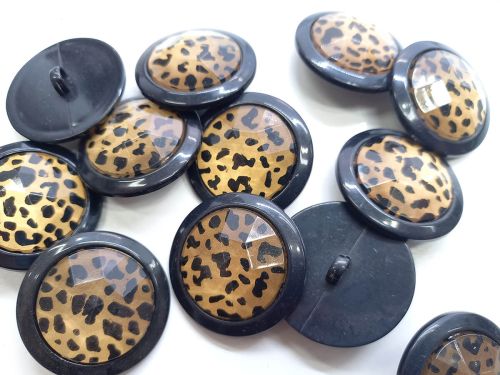 32mm Button-Leopard FB270