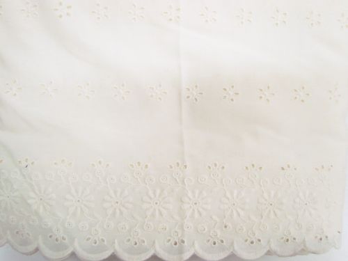 Wide Width Daisy Dreams Broderie Trim- Cream #T103